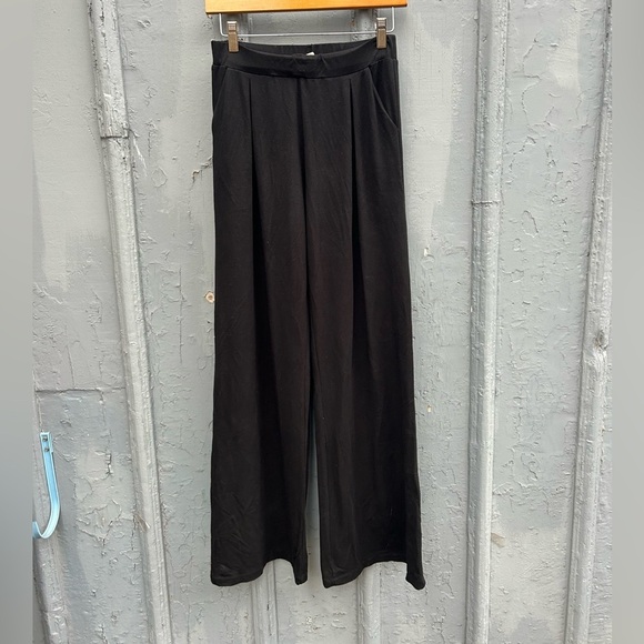 Encircled The Dressy Lounge Pant, Small - Picture 3 of 10